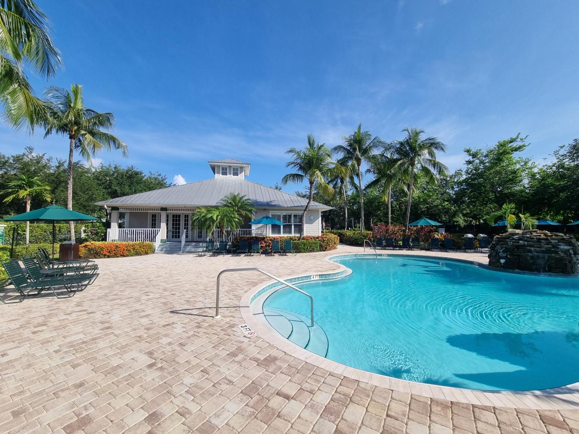 Stunning 2-Bedroom Plus Den Condo In Greenlinks Resort North North Naples Esterno foto