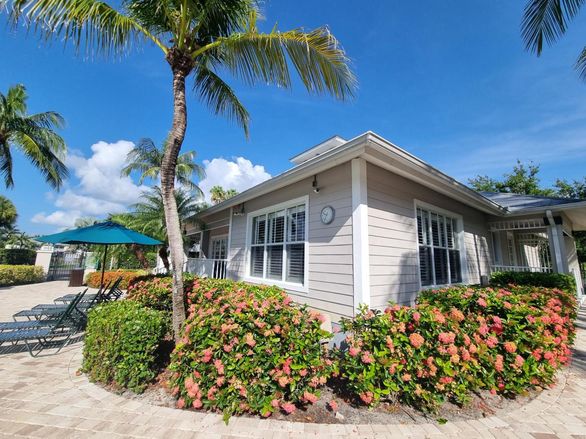Stunning 2-Bedroom Plus Den Condo In Greenlinks Resort North North Naples Esterno foto
