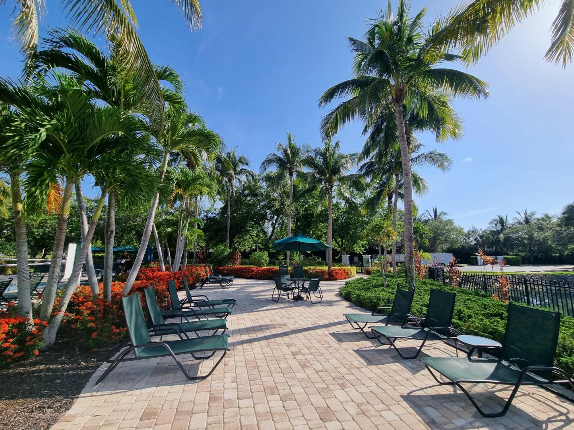 Stunning 2-Bedroom Plus Den Condo In Greenlinks Resort North North Naples Esterno foto