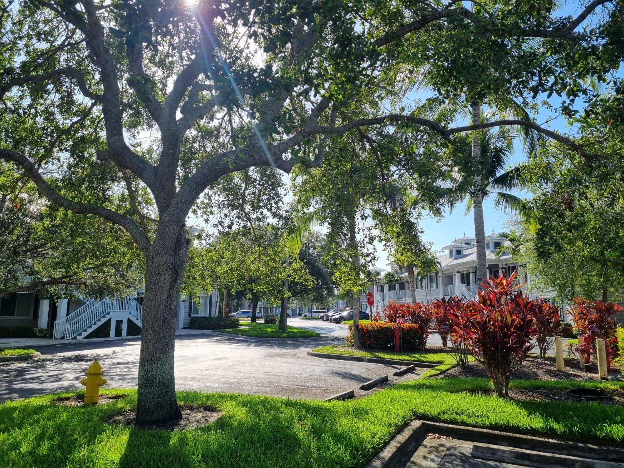 Stunning 2-Bedroom Plus Den Condo In Greenlinks Resort North North Naples Esterno foto